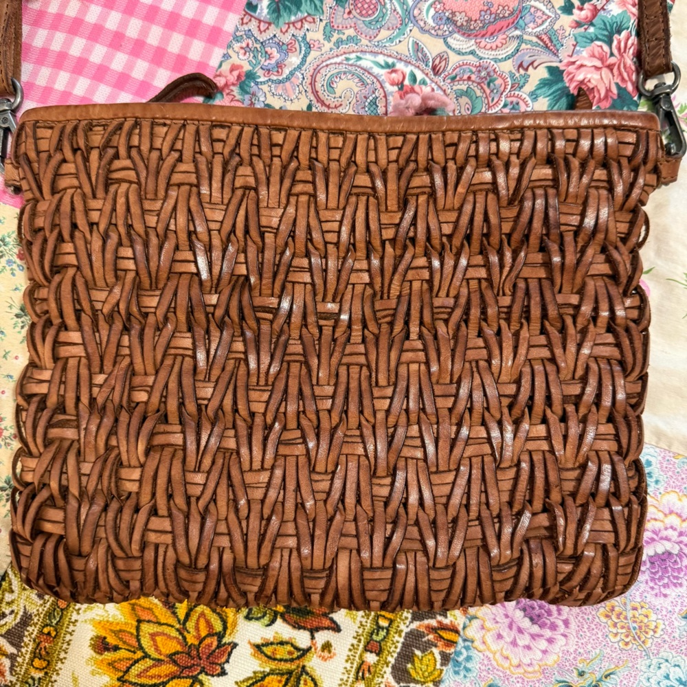 Gorgeous Cognac Woven Leather Crossbody Purse - Picture 2 of 12
